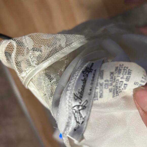 Intimate affair small Womens elegant white satin whitey EUC - Picture 3 of 6